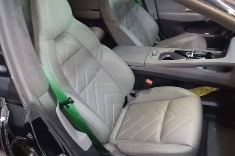 Used Zeekr 001 2023 WE Edition 100 kWh Right Front Seat