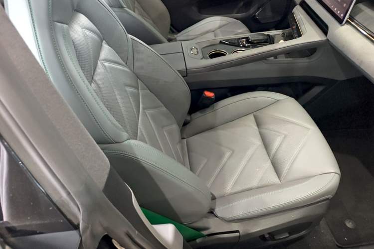 Used Zeekr 001 2023 WE Edition 100 kWh Right Front Seat
