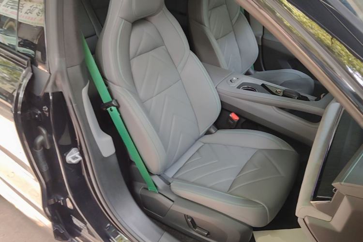 Used Zeekr 001 2023 WE Edition 100 kWh Right Front Seat