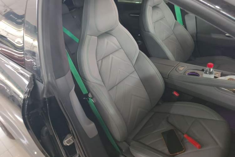 Used Zeekr 001 2023 YOU Edition 100 kWh Right Front Seat