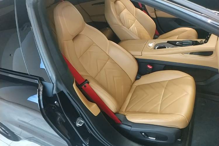 Used Zeekr 001 2023 WE Edition 100 kWh Right Front Seat