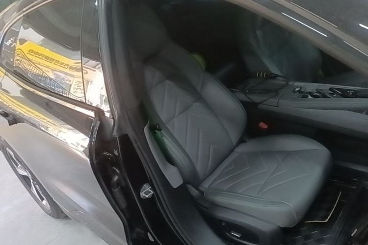 Used Zeekr 001 2023 WE Edition 100 kWh Right Front Seat