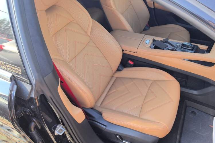 Used Zeekr 001 2023 WE Edition 86 kWh Right Front Seat