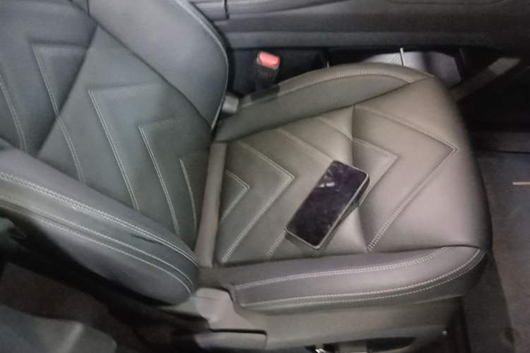 Used Zeekr 001 2023 WE Edition 86 kWh Right Front Seat