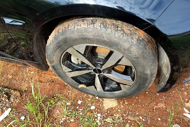 Used Zeekr 001 2023 WE Edition 100 kWh Right Front Wheel Hub