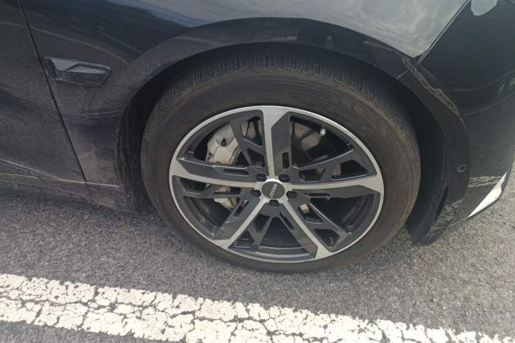 Used Zeekr 001 2023 WE Edition 86 kWh Right Front Wheel Hub