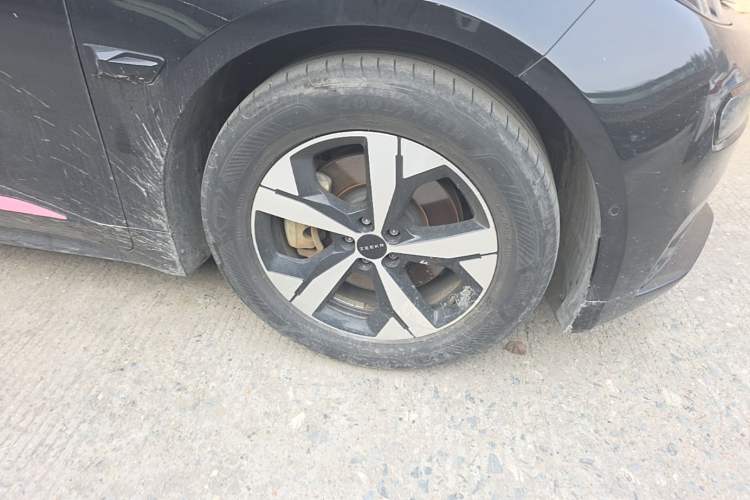 Used Zeekr 001 2023 WE Edition 100 kWh Right Front Wheel Hub
