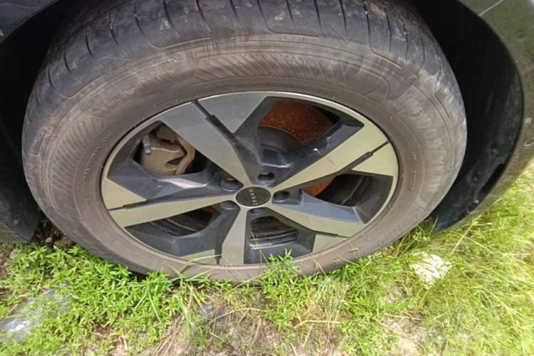 Used Zeekr 001 2023 WE Edition 86 kWh Right Front Wheel Hub