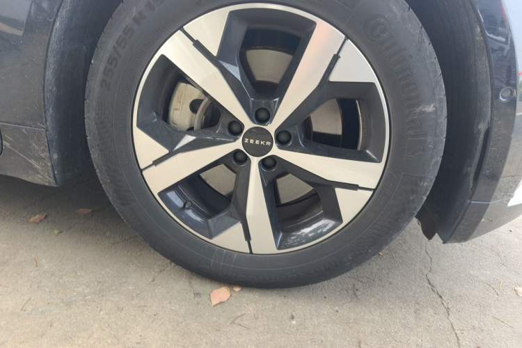 Used Zeekr 001 2023 WE Edition 100 kWh Right Front Wheel Hub