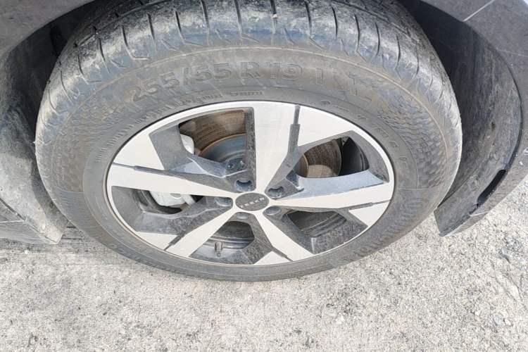 Used Zeekr 001 2023 WE Edition 100 kWh Right Front Wheel Hub