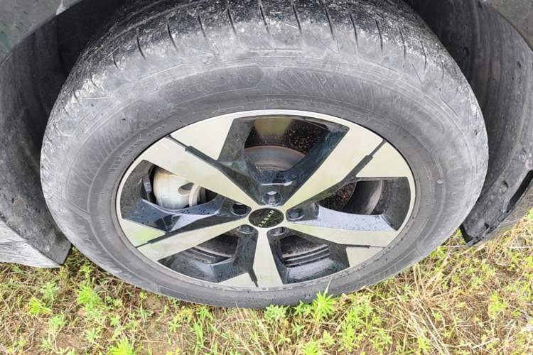 Used Zeekr 001 2023 WE Edition 86 kWh Right Front Wheel Hub