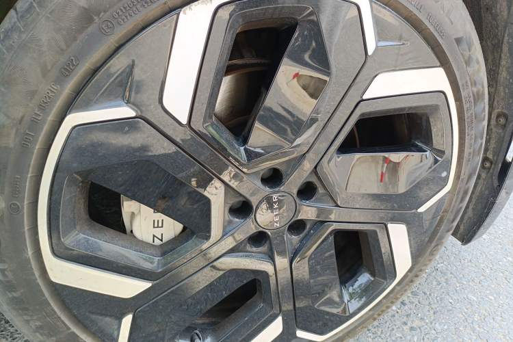 Used Zeekr 001 2023 ME Edition 100 kWh Right Front Wheel Hub