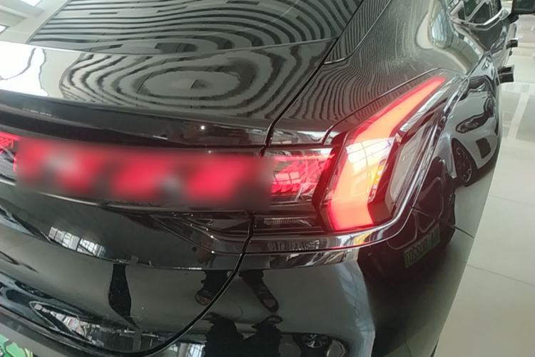 Used Zeekr 001 2023 WE Edition 86 kWh Right Rear Taillight