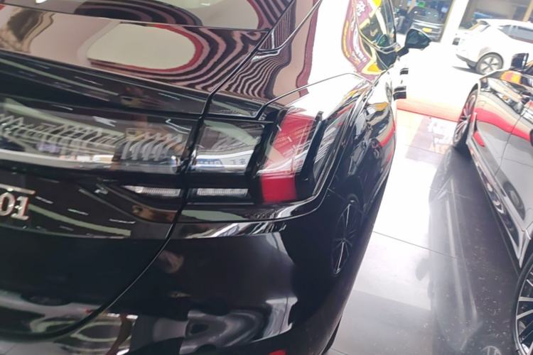 Used Zeekr 001 2023 WE Edition 86 kWh Right Rear Taillight