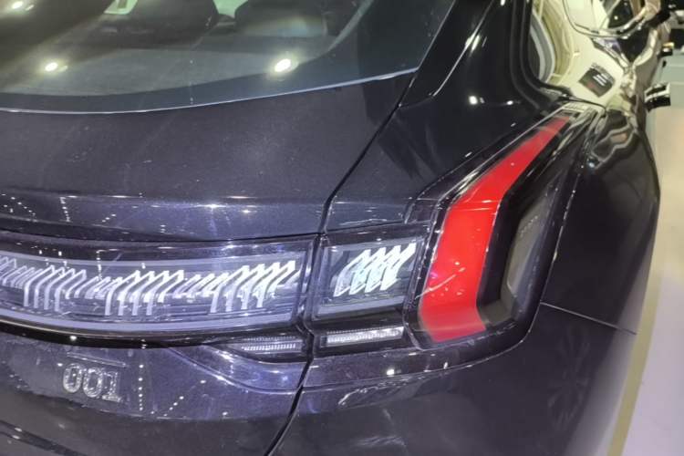 Used Zeekr 001 2023 WE Edition 100 kWh Right Rear Taillight
