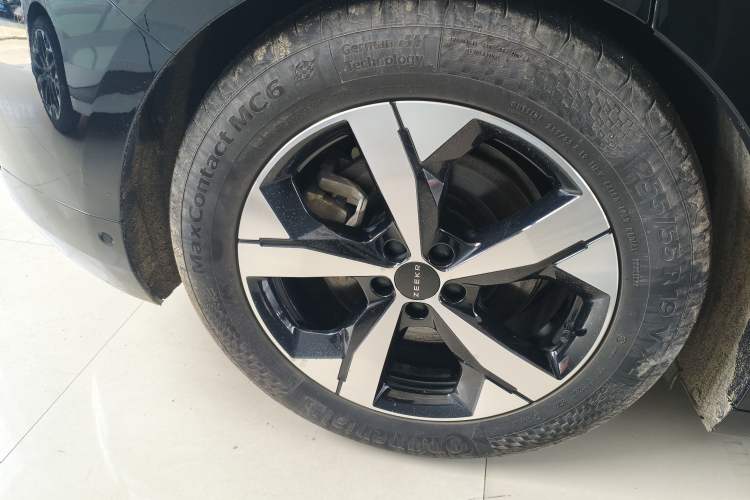 Used Zeekr 001 2023 WE Edition 86 kWh Right Rear Wheel Hub