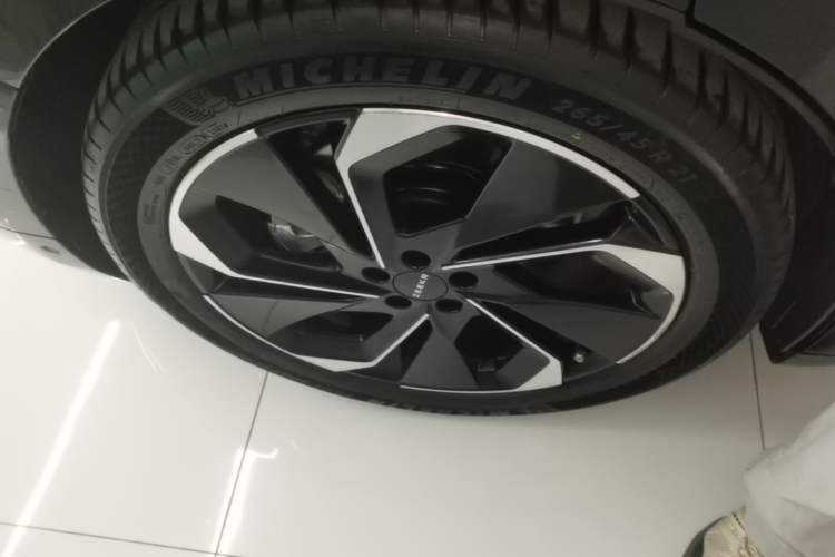 Used Zeekr 001 2023 WE Edition 100 kWh Right Rear Wheel Hub