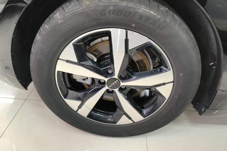 Used Zeekr 001 2023 WE Edition 100 kWh Right Rear Wheel Hub