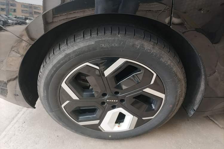 Used Zeekr 001 2023 WE Edition 100 kWh Right Rear Wheel Hub