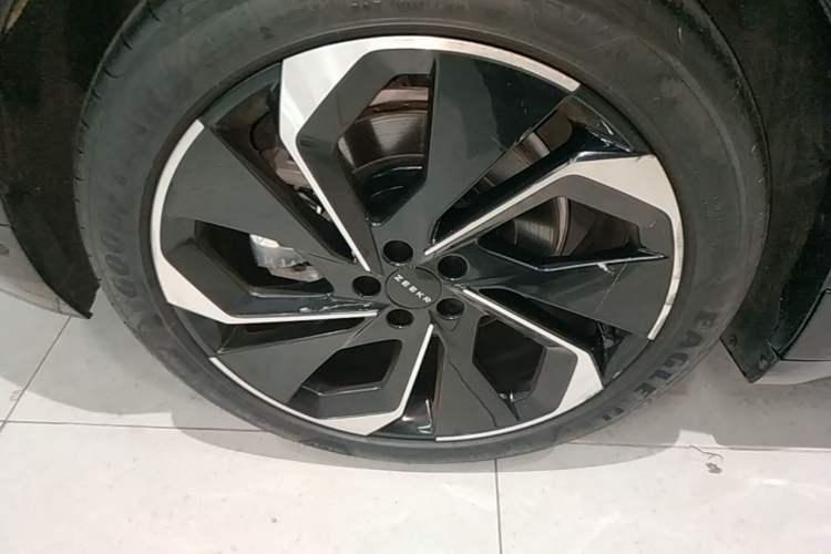 Used Zeekr 001 2023 WE Edition 100 kWh Right Rear Wheel Hub