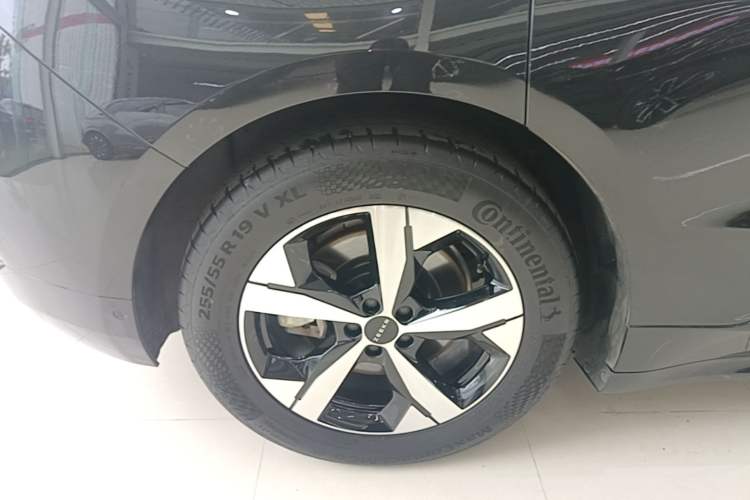 Used Zeekr 001 2023 WE Edition 86 kWh Right Rear Wheel Hub