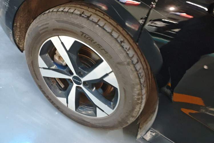 Used Zeekr 001 2023 WE Edition 86 kWh Right Rear Wheel Hub