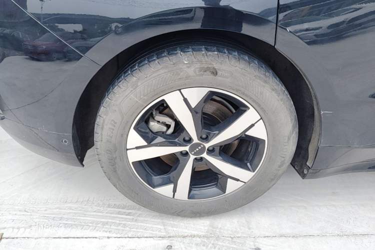 Used Zeekr 001 2023 WE Edition 100 kWh Right Rear Wheel Hub