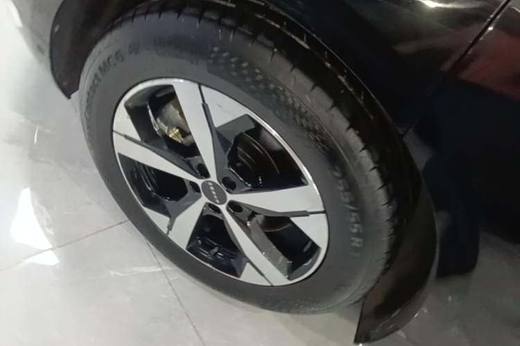 Used Zeekr 001 2023 WE Edition 100 kWh Right Rear Wheel Hub