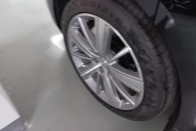Used Zeekr 001 2023 WE Edition 86 kWh Right Rear Wheel Hub