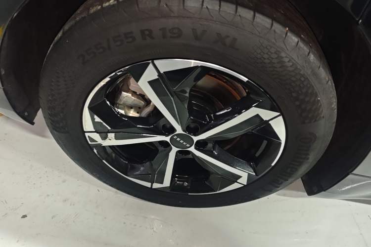 Used Zeekr 001 2023 WE Edition 100 kWh Right Rear Wheel Hub