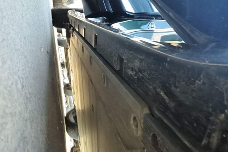Used Zeekr 001 2023 WE Edition 86 kWh Right Side Sill