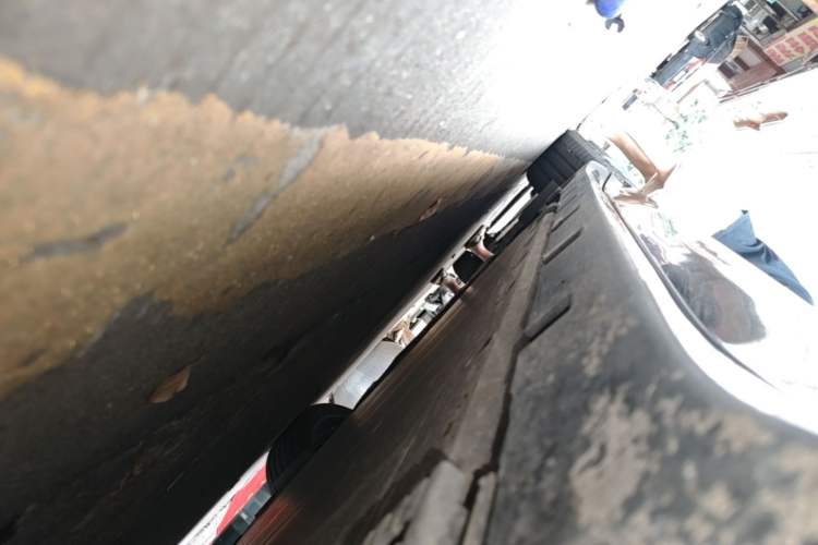 Used Zeekr 001 2023 YOU Edition 100 kWh Right Side Sill