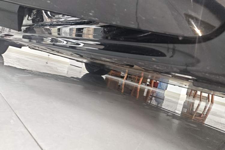 Used Zeekr 001 2023 WE Edition 100 kWh Right Side Sill
