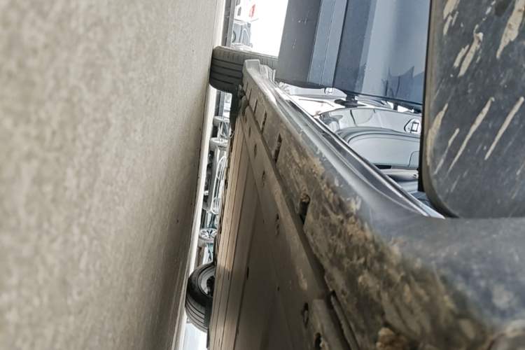 Used Zeekr 001 2023 WE Edition 100 kWh Right Side Sill