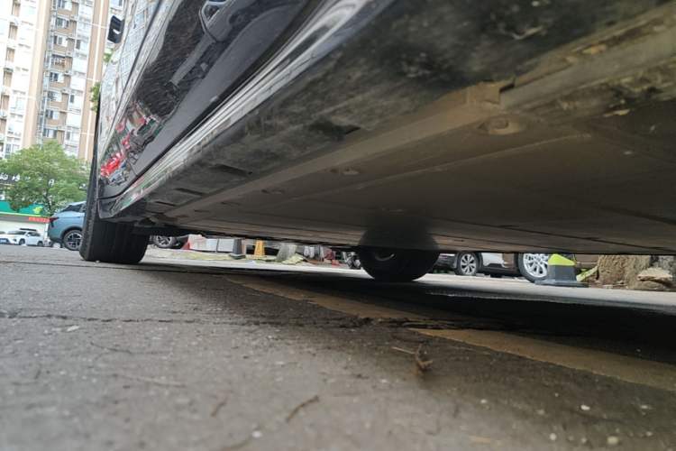 Used Zeekr 001 2023 WE Edition 100 kWh Right Side Sill