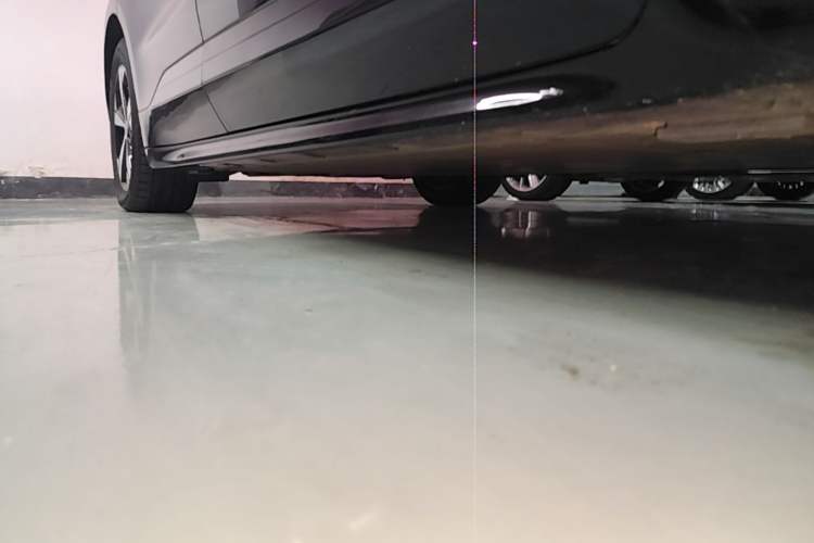 Used Zeekr 001 2023 WE Edition 100 kWh Right Side Sill