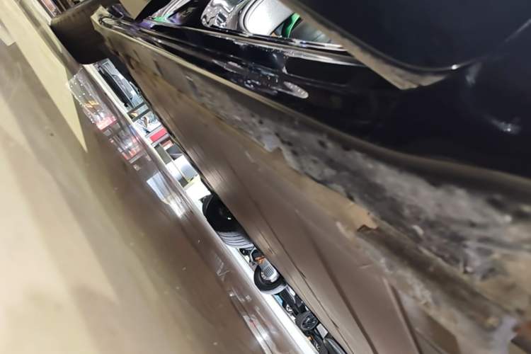 Used Zeekr 001 2023 WE Edition 100 kWh Right Side Sill
