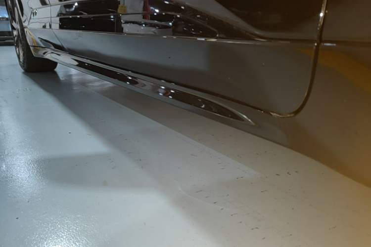 Used Zeekr 001 2023 YOU Edition 100 kWh Right Side Sill