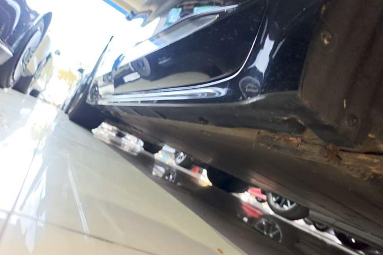 Used Zeekr 001 2023 WE Edition 100 kWh Right Side Sill