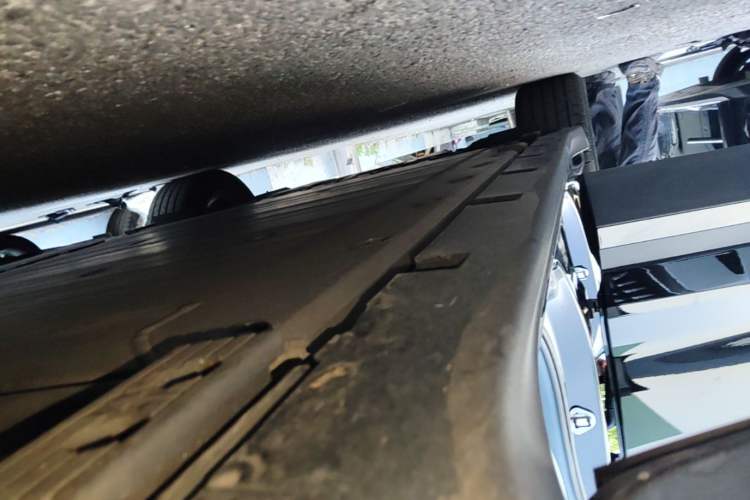 Used Zeekr 001 2023 WE Edition 86 kWh Right Side Sill