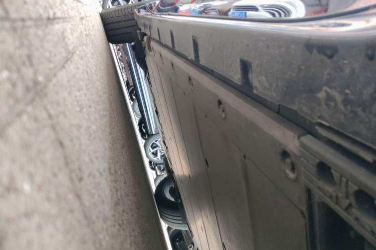 Used Zeekr 001 2023 YOU Edition 100 kWh Right Side Sill