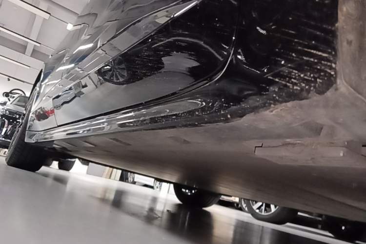 Used Zeekr 001 2023 WE Edition 86 kWh Right Side Sill
