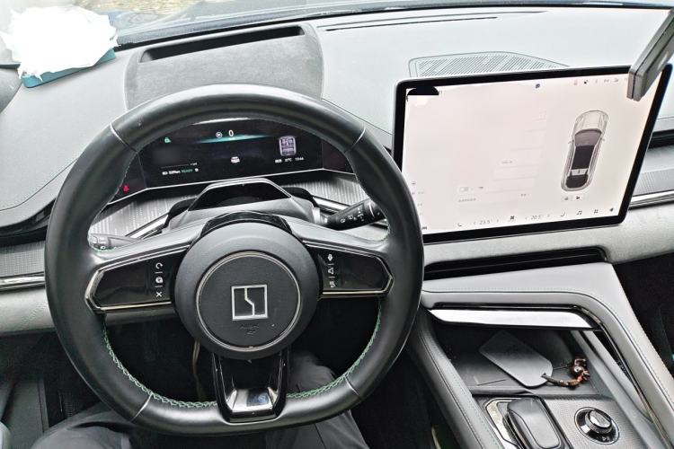 Used Zeekr 001 2023 WE Edition 86 kWh Steering Wheel