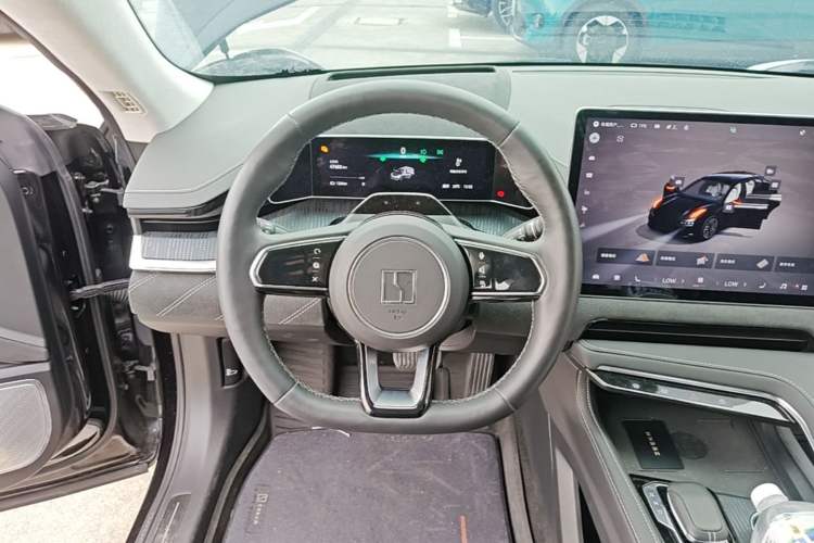 Used Zeekr 001 2023 WE Edition 100 kWh Steering Wheel