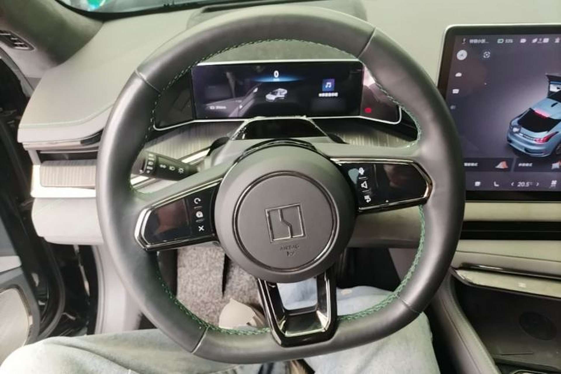 Used Zeekr 001 2023 WE Edition 100 kWh Steering Wheel