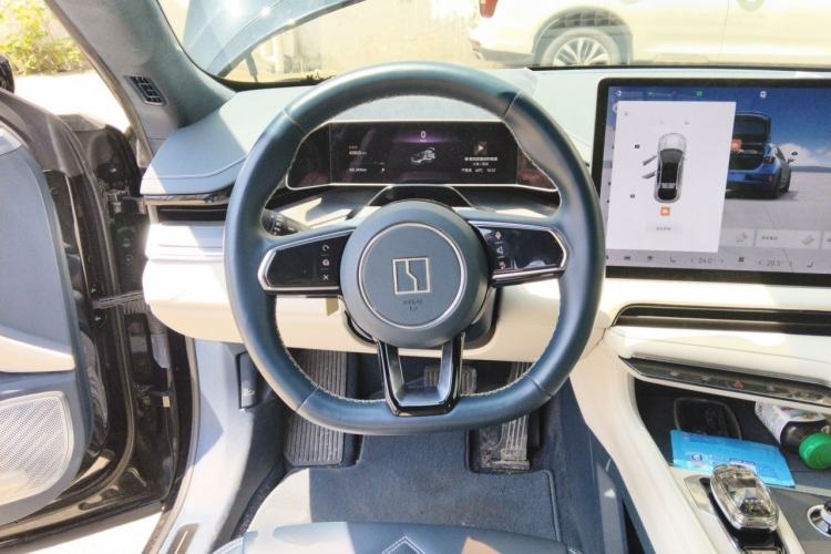 Used Zeekr 001 2023 WE Edition 86 kWh Steering Wheel