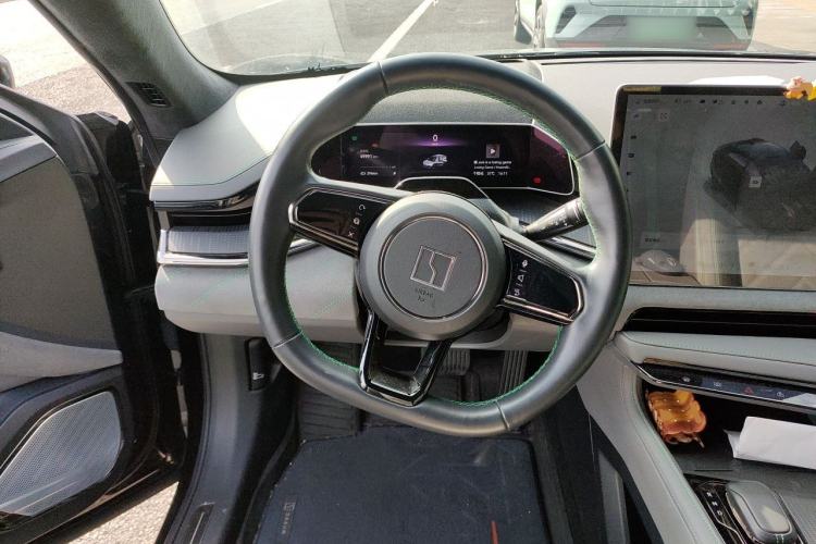 Used Zeekr 001 2023 WE Edition 100 kWh Steering Wheel