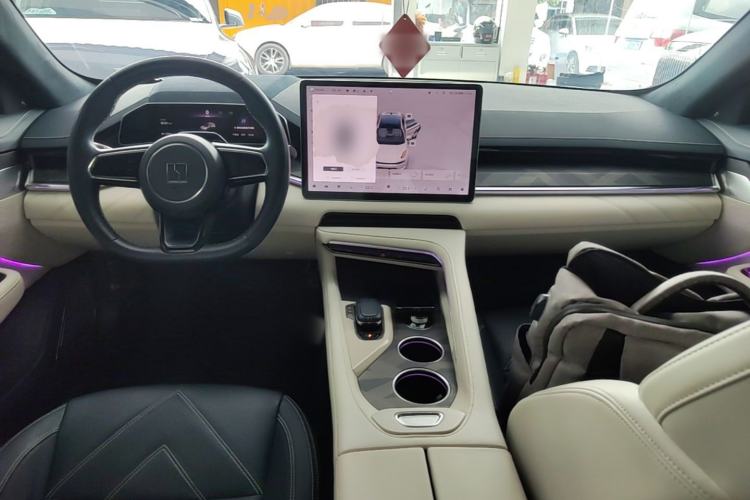 Used Zeekr 001 2023 ME Edition 100 kWh Center Console