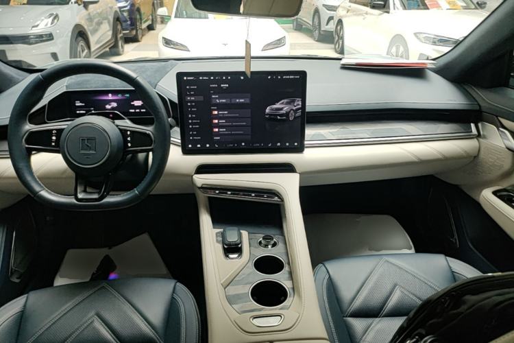 Used Zeekr 001 2023 WE Edition 100 kWh Center Console