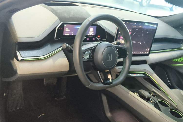 Used Zeekr 001 2023 ME Edition 100 kWh Center Console